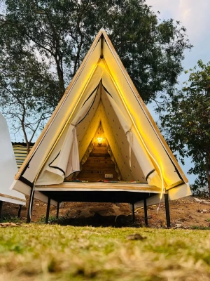 couple friendly camping